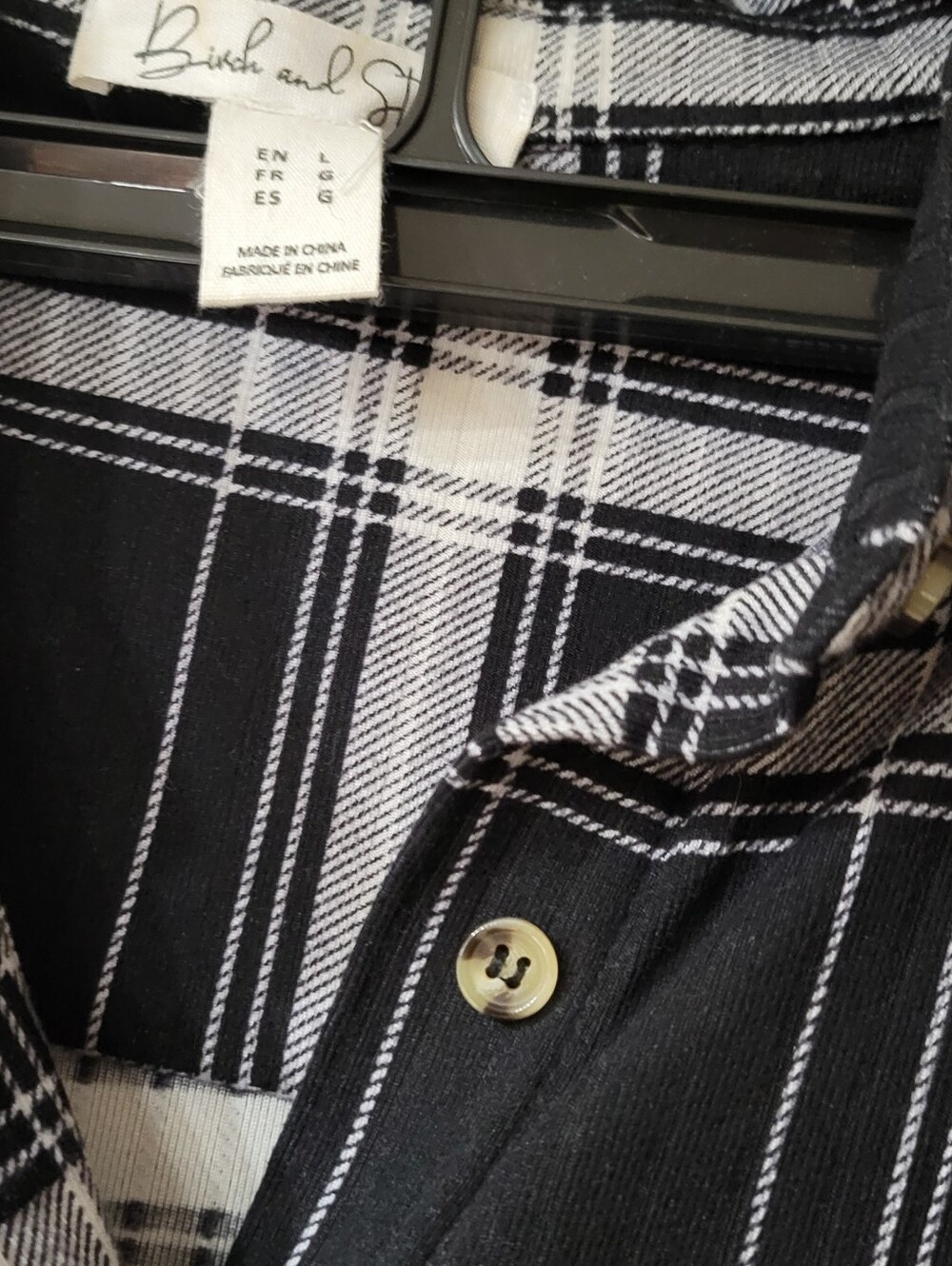2x women flannel shirts in size Lwhite/black plaid and red/black plaid - Picture 3 of 4